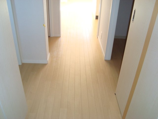 ハーベイロード 廊下