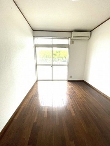 シモンズ栗木台 内観