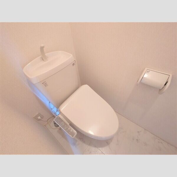 ヴィラージュ106号室 温水洗浄暖房便座