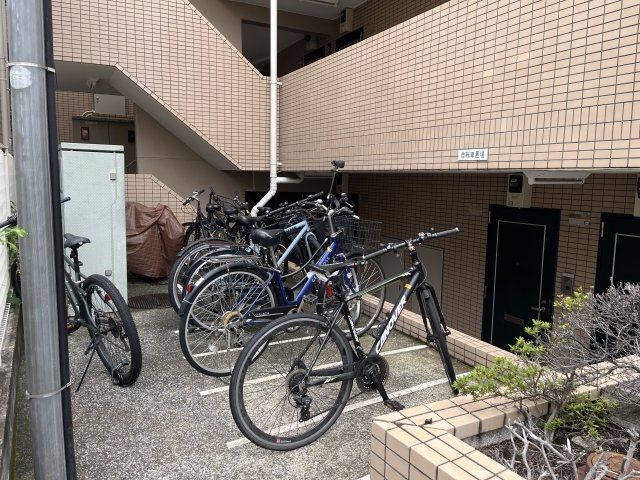 メインステージ池袋本町第二2階 駐輪場