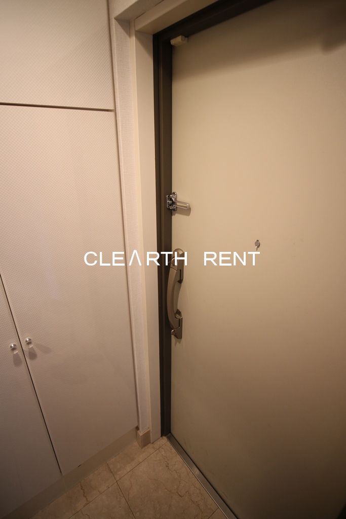 パレステュディオ赤坂弐番館3階 タイル張りが高級感ある玄関