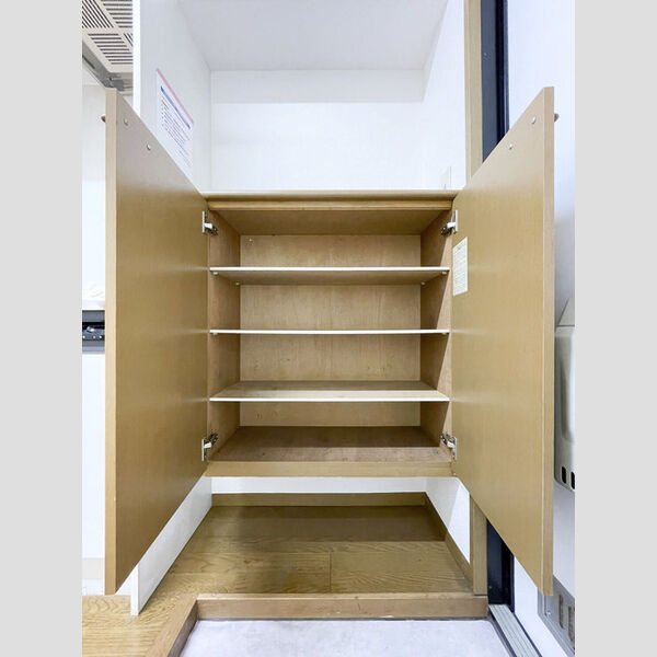 シャトル松原106号室 106号室　玄関収納