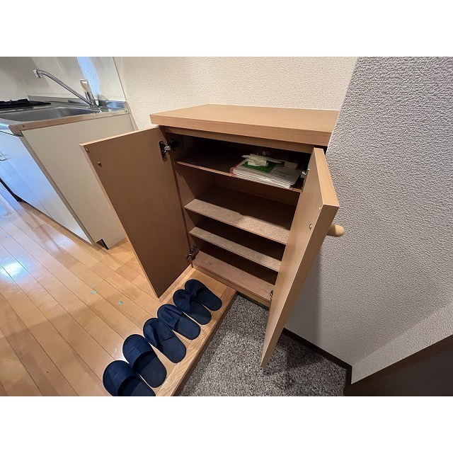 KCプレイス301号室 シューズボックスあり