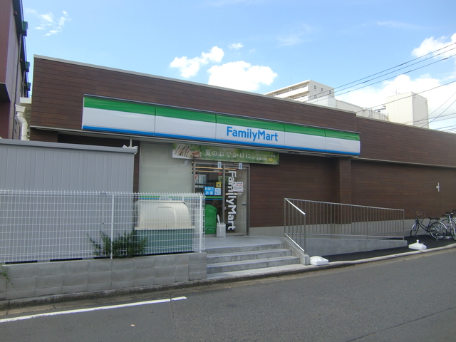 徳重コーポラス0102号室 ファミリーマート三郷駅南店