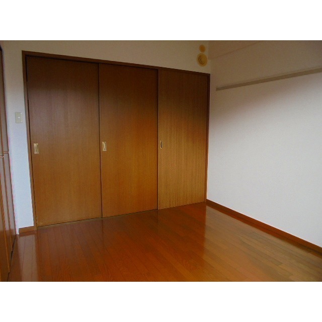 ＹＡＹＯＩ　ＣＯＵＲＴ0502号室 仕切り