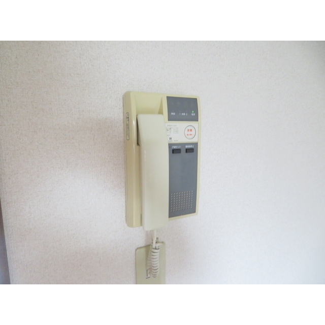 エステートロイヤル８号棟0103号室 インターホン