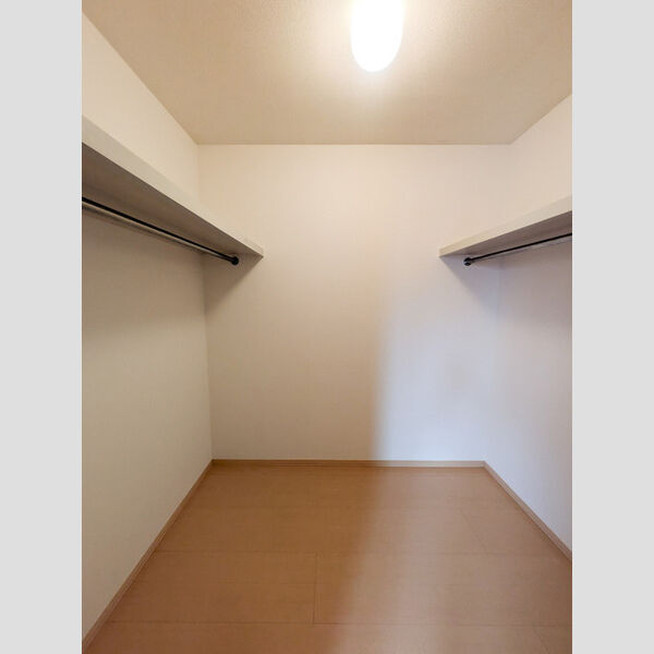 ヴィアレット　Ⅲ102号室 収納