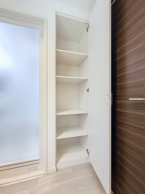 エム・ブランド新宿戸山公園 収納