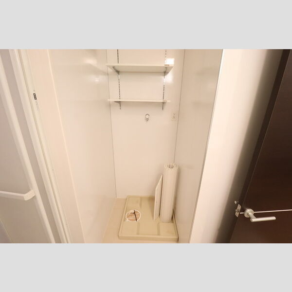 アミティエ205号室 洗濯機置き場