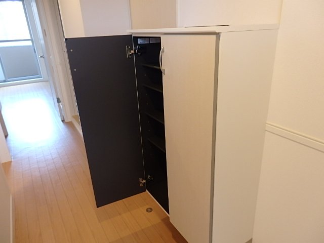 エルディアⅡ203号室 下駄箱