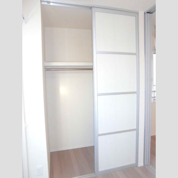 スリール　ドゥ301号室 収納