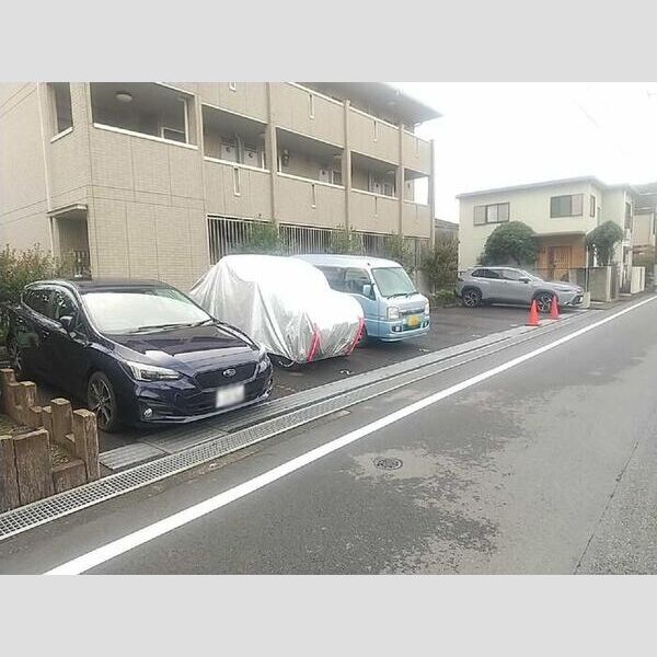 ジャルディネット 駐車場