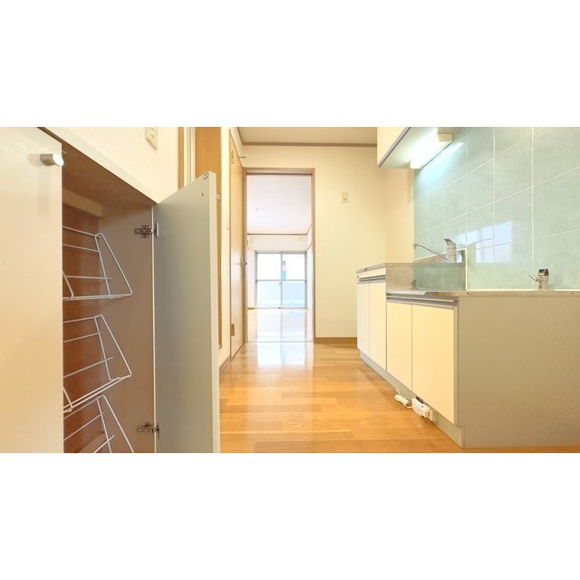 アヴェニール湘南Ⅱ シューズBOX