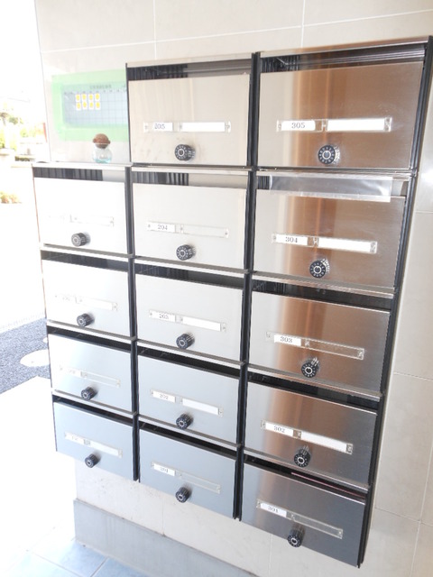 マリンコート富士見0305号室 集合ポスト