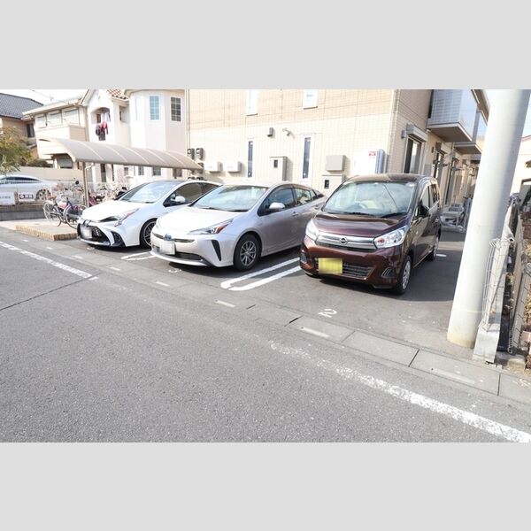 エステート Ⅴ 駐車場②