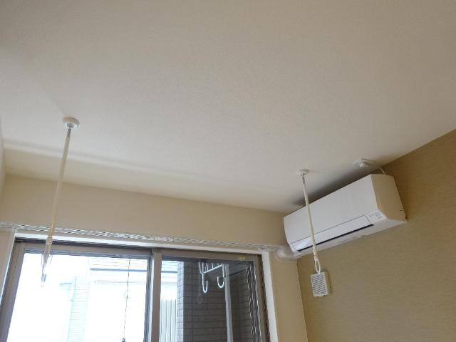 Ｅ・Ｍグローリア 室内物干し・エアコン