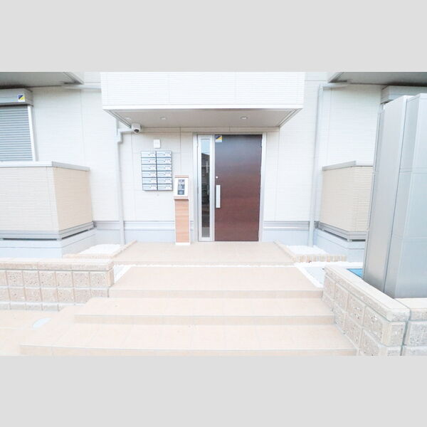 Briller 東大宮 エントランス