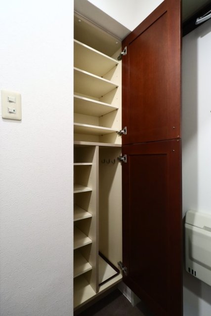 朝日シティパリオ王子神谷 靴入