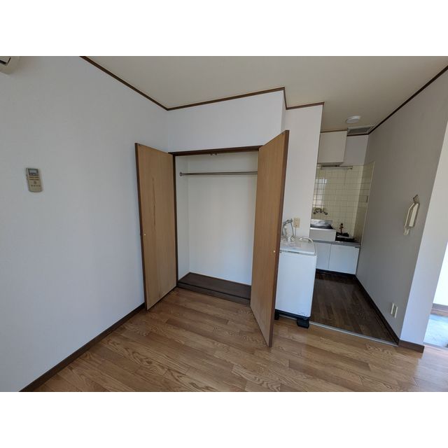 メゾン・IWAMA 内観