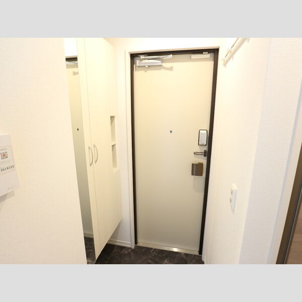 D-room樹・旭町205号室 玄関
