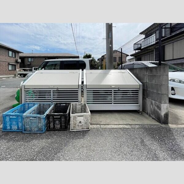 ピュア　調 ゴミ置き場