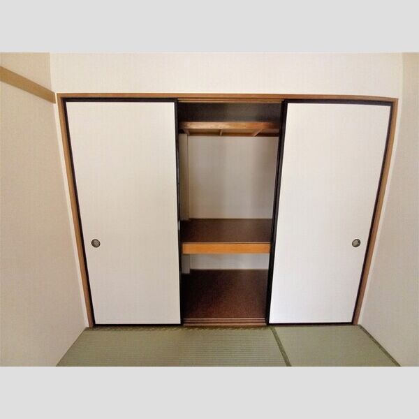 メゾンセピア　C 押し入れ