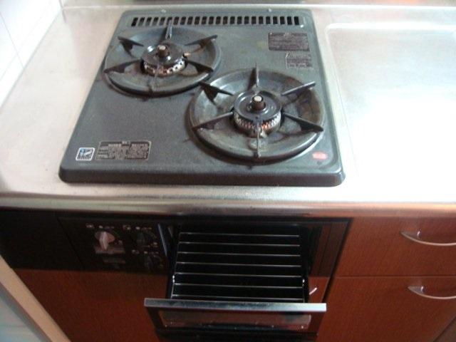 ソレイユ御幸105号室 ２口コンロ