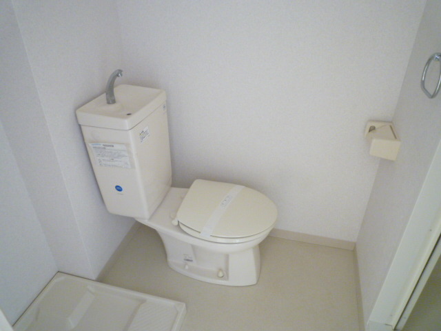 芝コーポ５号館0302号室 トイレでもゆっくり出来ますよ
