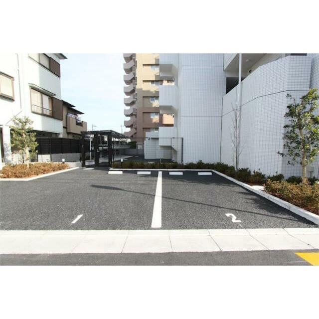 REALIZE西川口Ⅱ3階 駐車場