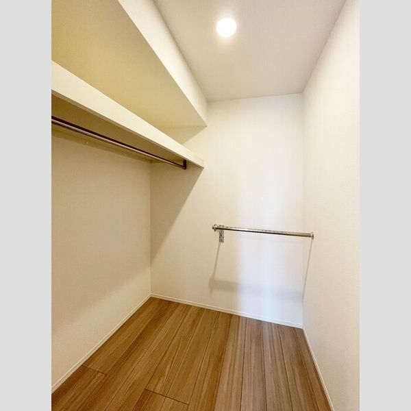 Belleville桜木町 ウォークインクローゼット(洋室6.1帖)