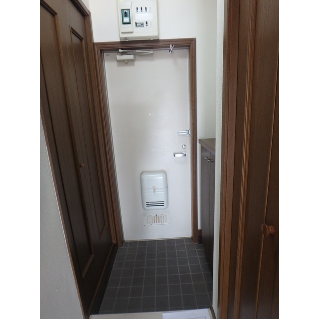 フロンティアⅢ　Ｄ棟 玄関