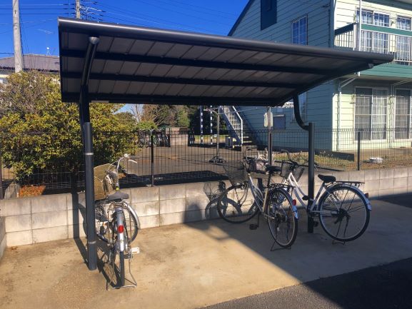 レオネクストアーバンスクエア109号室 屋根付き駐輪場