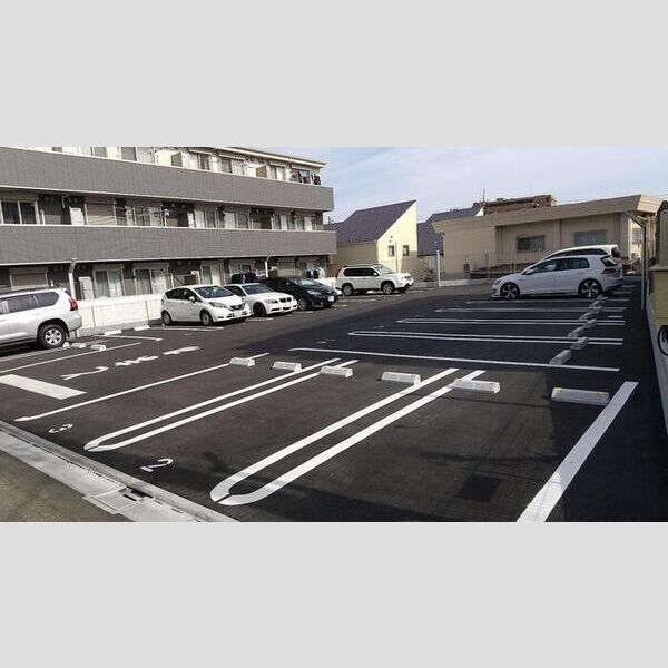 フジヴェール　七番館 駐車場