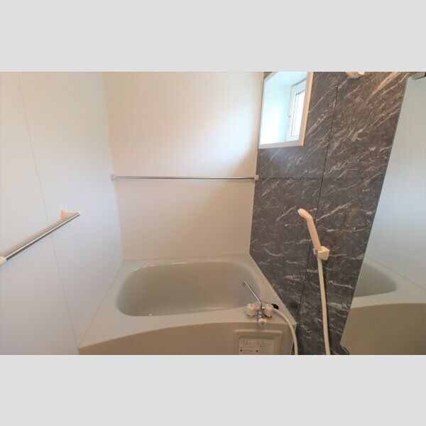 ベル　フロレゾン201号室 バス