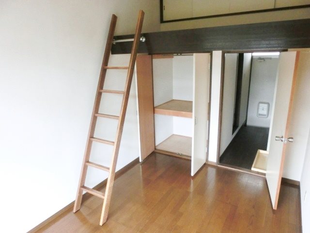 第6シティハイム1階 居室