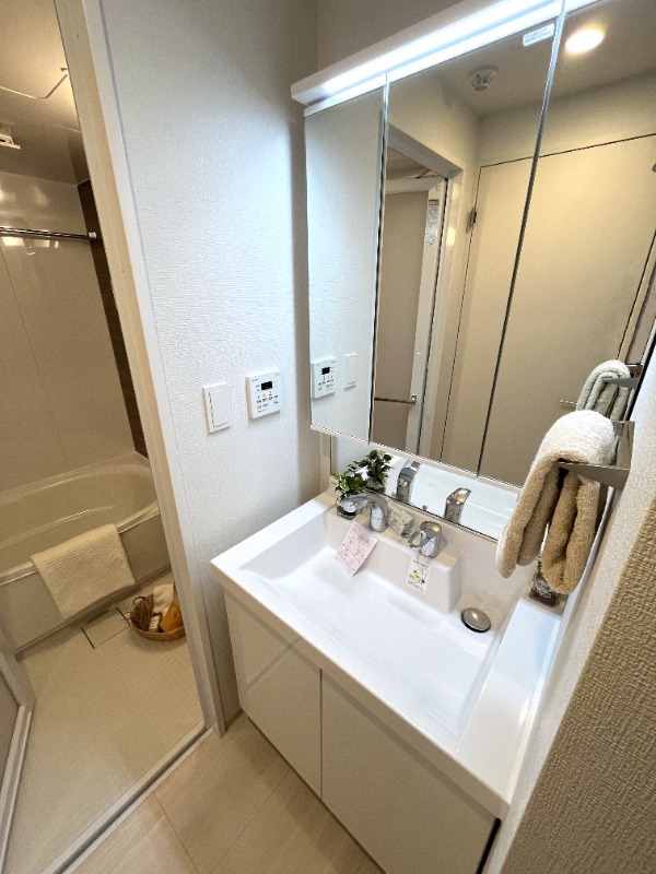 ルフォンリヴェント板橋西台2階 洗面