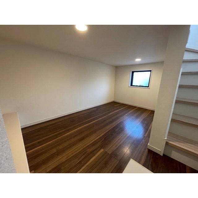 クノッソス末広 内観