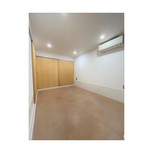 目黒区中目黒3丁目戸建賃貸 リビング