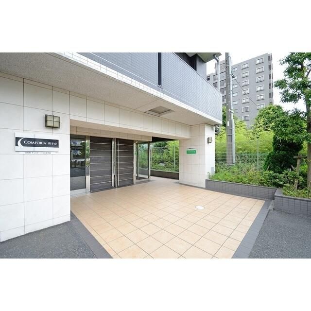 コンフォリア新子安 エントランス