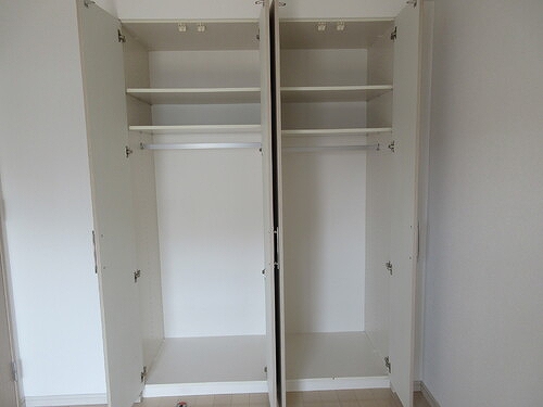 ライオンズ千葉寺ステーションフロントレジデンス1階 クロゼット　※2025年3月撮影