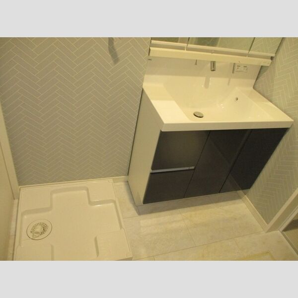 DCR若松町 洗髪洗面化粧台、室内洗濯機置場