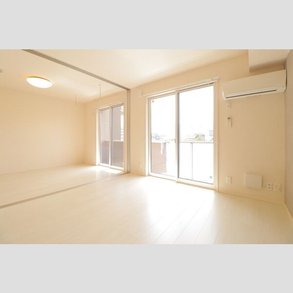 ロイジェントパークス レイクタウン Ⅲ　I リビング・洋室