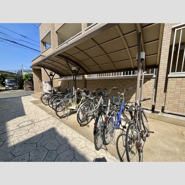 アナザースカイ301号室 駐輪場