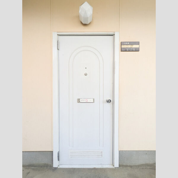 レスポワールハネサ 玄関ドア