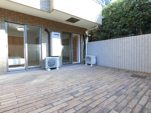 シニアテックＭ-スカイコートヴァンテアン桜上水106号室 庭