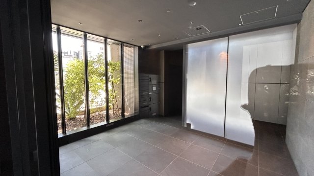 グラサージュ横濱リヴィエール3階 エントランス