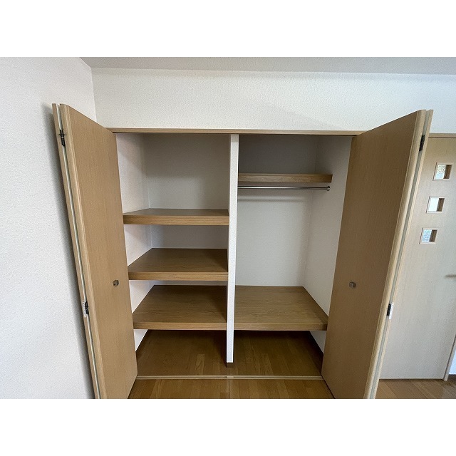 ルビナス・ウエストパレス0402号室 収納