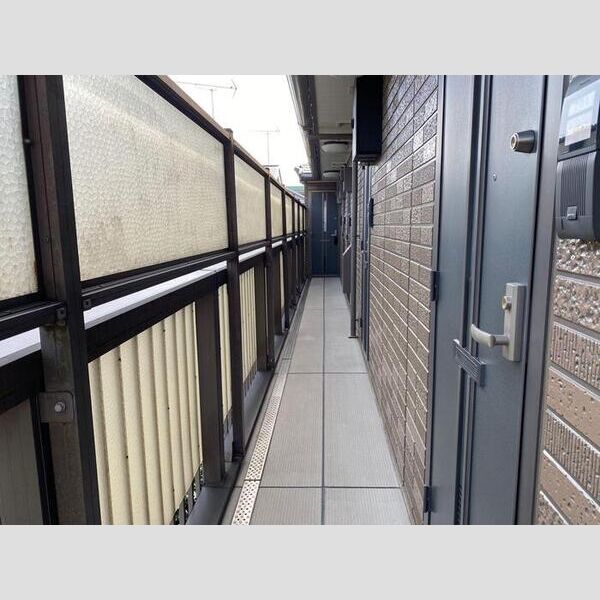 サン ヴィクトワール 玄関前