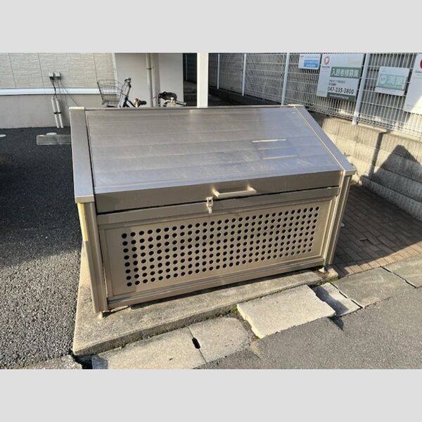 アネックスセキセン弐番館203号室 入居者様専用ゴミストッカー