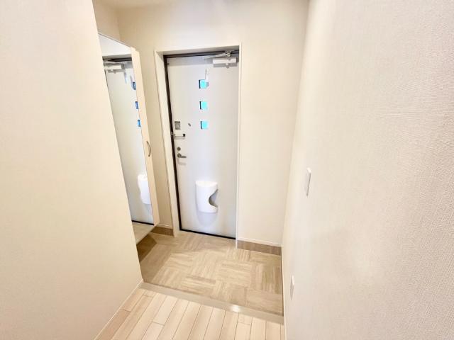 グリーンやよい 玄関